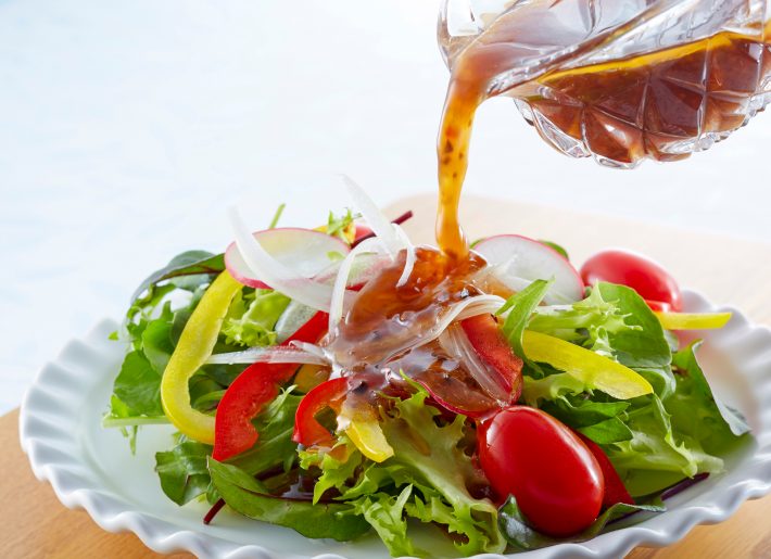 彼の突然のサラダ奉行に困惑