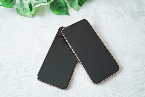 2台のスマートフォン