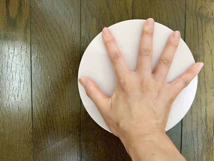 フローリングで使うと摩擦音がする