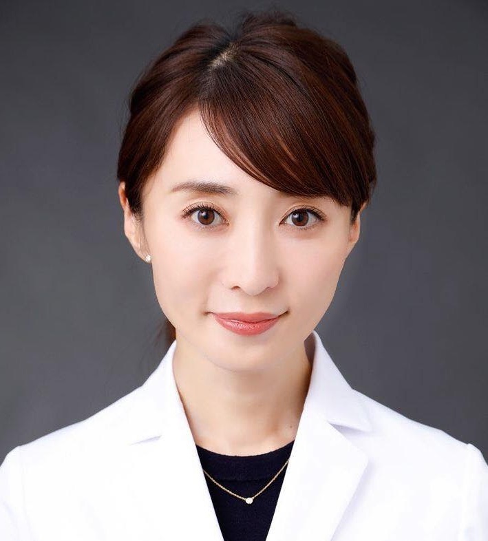 葉山愛弥（はやままなみ）先生