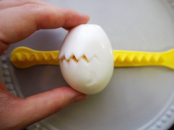 コロコロと右に向けて転がす