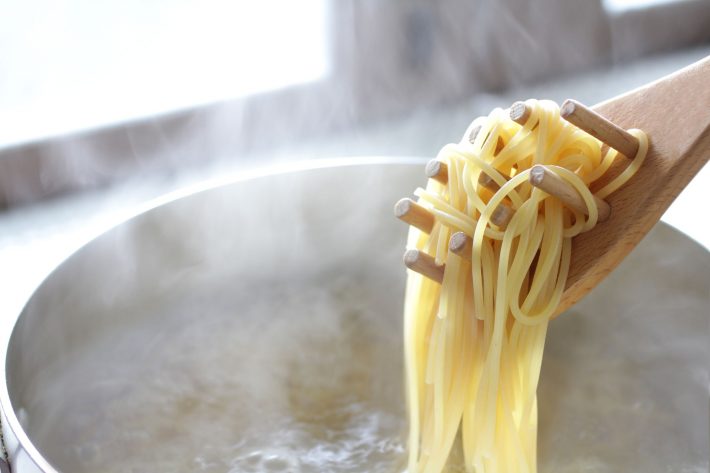 茹でたパスタ
