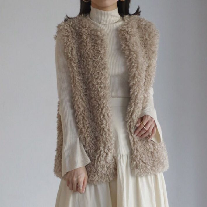 BONJOUR SAGANのプードルフェイクファーベスト