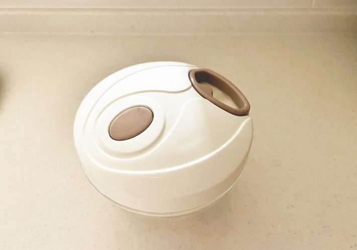 DAISOの「ハンドル野菜カッター」