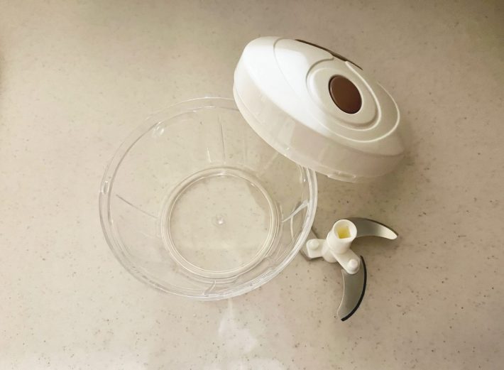 DAISOの「ハンドル野菜カッター」