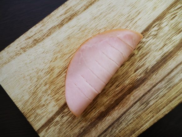 半分に折りに折る