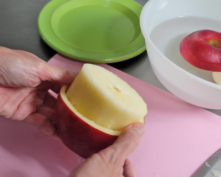 円柱形の果肉が取り出せる。この瞬間は嬉しい！