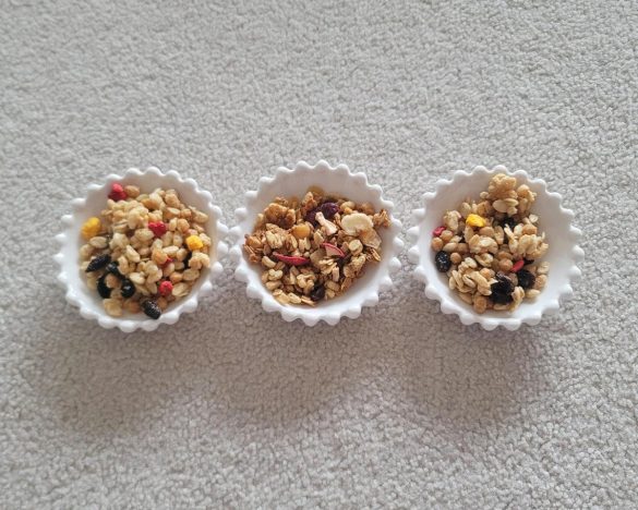 （左から）イオン、業スー、西友。イオンと西友はメーカーが同じで日清シスコ。業スーはポーランド産