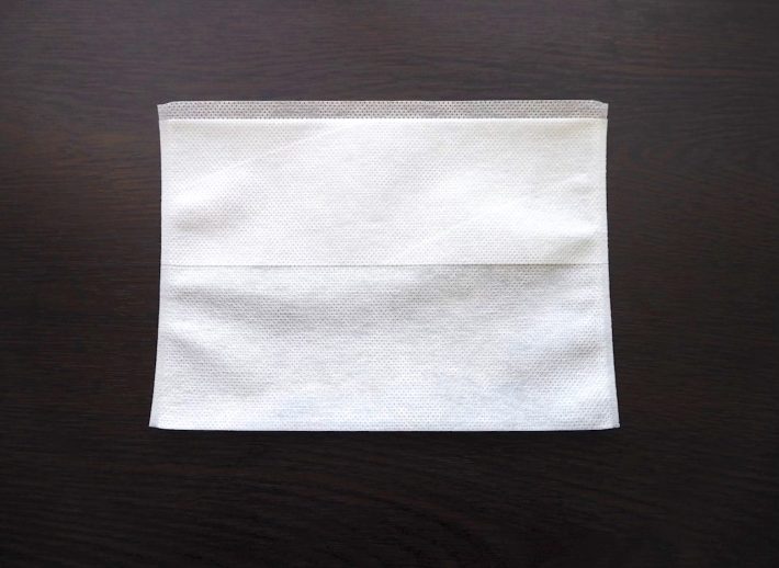 サイズは15cm×0.04cm×11cm