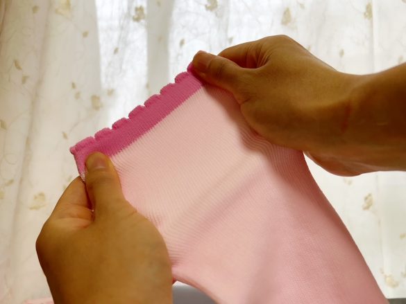 ギュッと収縮した感がある生地