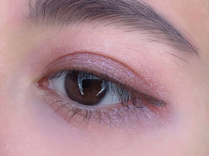 KATEの新コスメで濡れツヤたっぷりの目元に