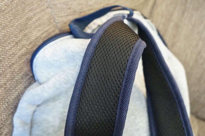 背負ったときに肩への負担が少ないつくり