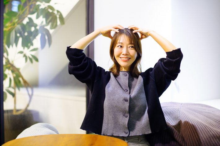 2. 頭皮マッサージをする