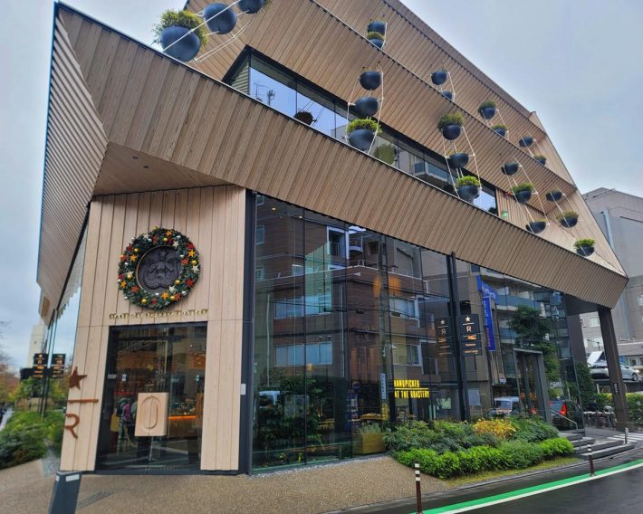 世界でたった6カ所。「スターバックス リザーブ® ロースタリー 東京」は東京・中目黒にある