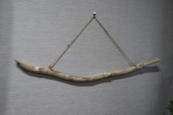 流木は突っ張り棒などで代用してもOK