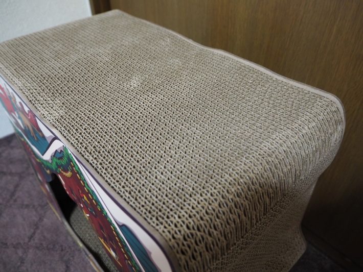 上部でも爪とぎできる