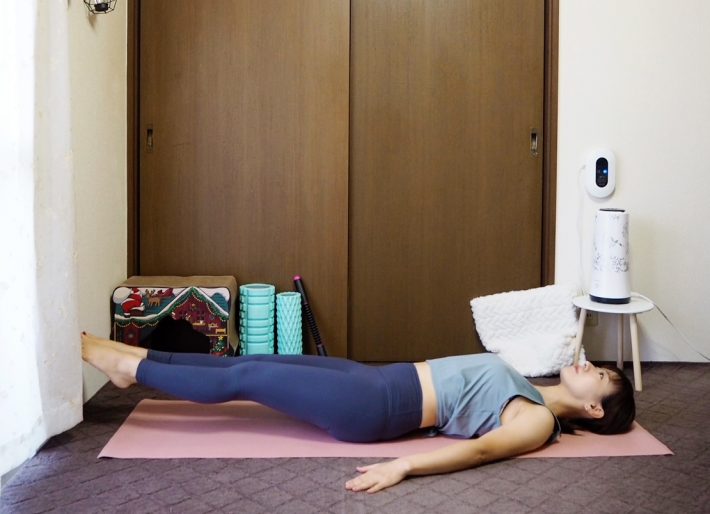 （3）【息を吐きながら】両足を下ろす