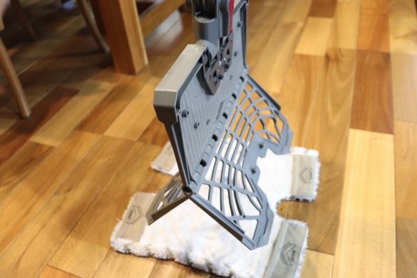 ボタンを押すだけでパッドの取り外しが可能