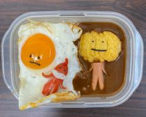 カレー補充中のカレーパンマン