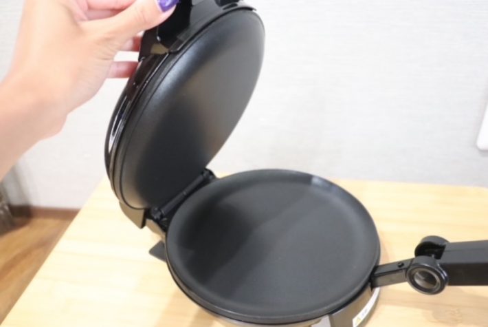 プレートの表面はフッ素加工されている