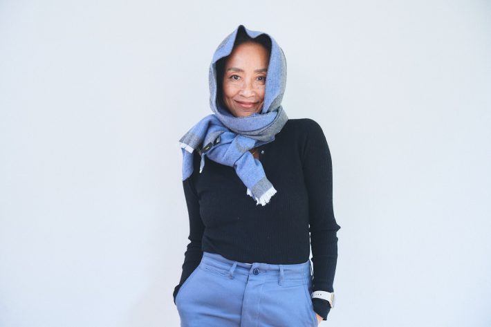 フードのようにかぶって巻くスタイル