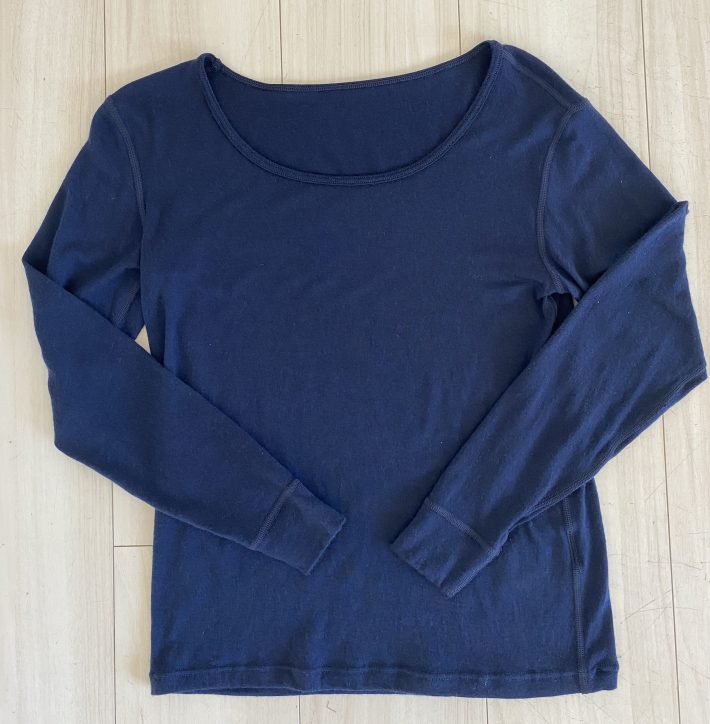 「メリノウール長袖丸首シャツ」／1900円（税込）