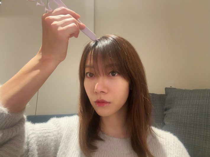 センター分けにします