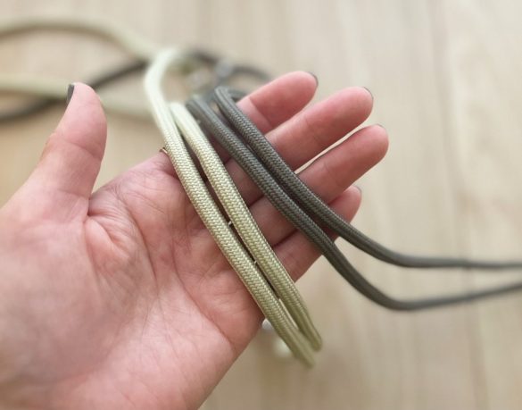 グレーとグリーンのショルダー紐