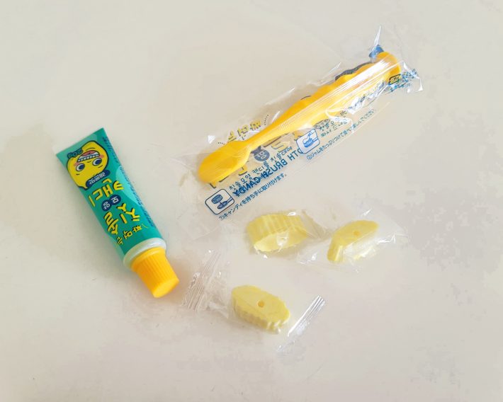 SSB ハブラシキャンディ（ストロベリー味、レモン味）　各289円（以下、税込）