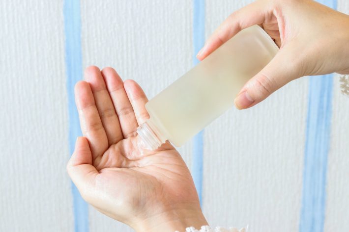 実家帰ると謎の化粧品の山が