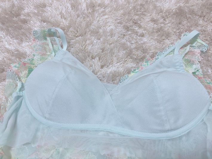 ノンワイヤー内側のカップ