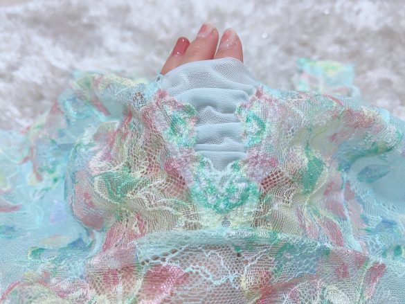 ノンワイヤーのゴムが入っているレース