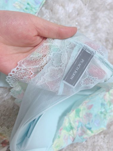 ノンワイヤーのアンダー