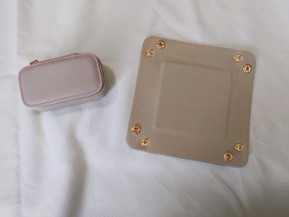 デコホーム アクセサリーケース