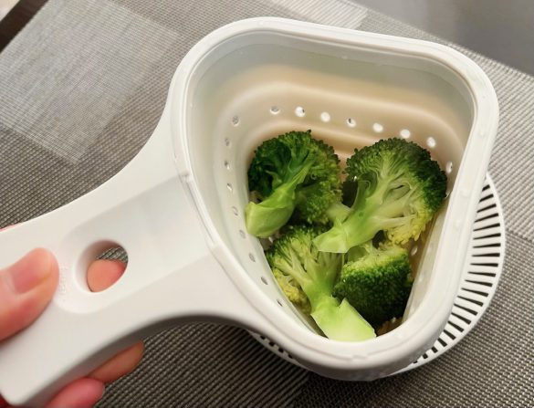 そのまま湯切りまでできちゃう