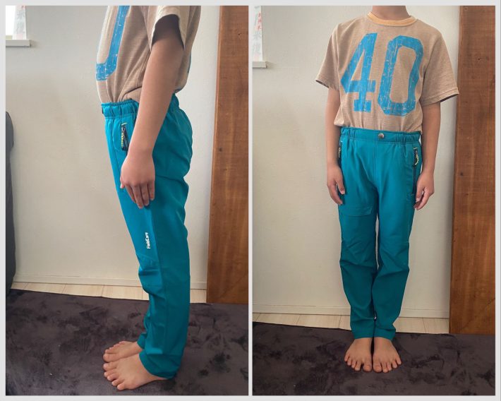 身長130cmの息子がはいたところ。左：サイドから撮影　右：正面から撮影