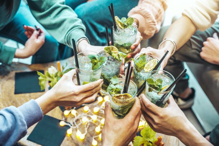 大学時代の友人たちと食事へ