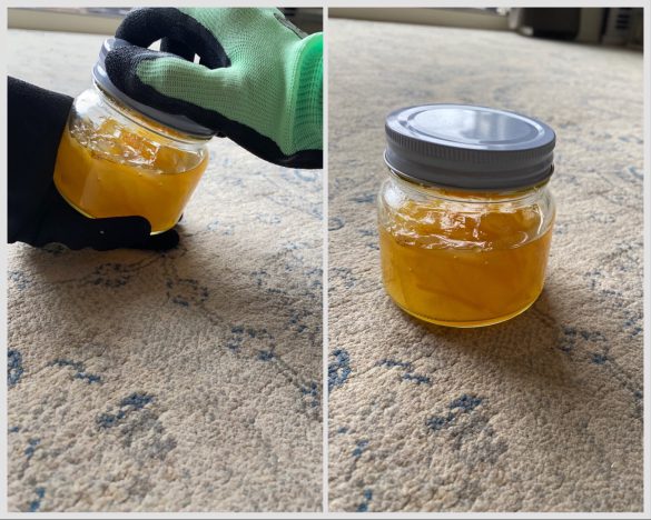 左:開けてみるところ 右:ジャム