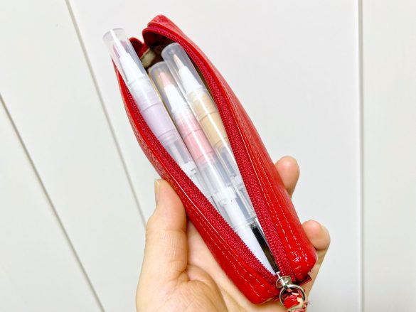 細身のポーチに入れられる