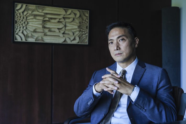 もう一人の日本人、平岳大も存在感を放つ！