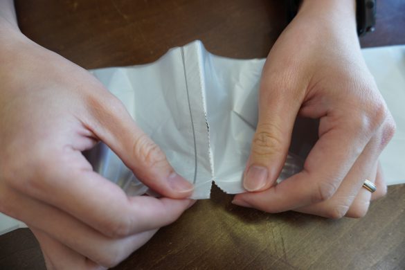 ミシン目部分を手で切り取って使う