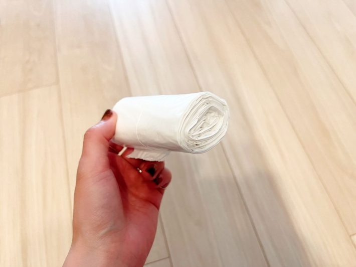 ロール状になっている袋