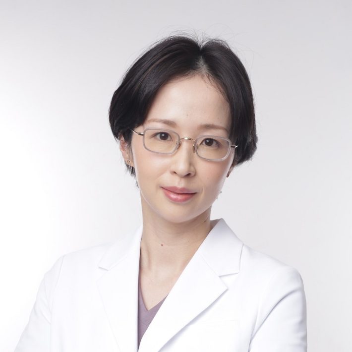 小山　麻衣先生