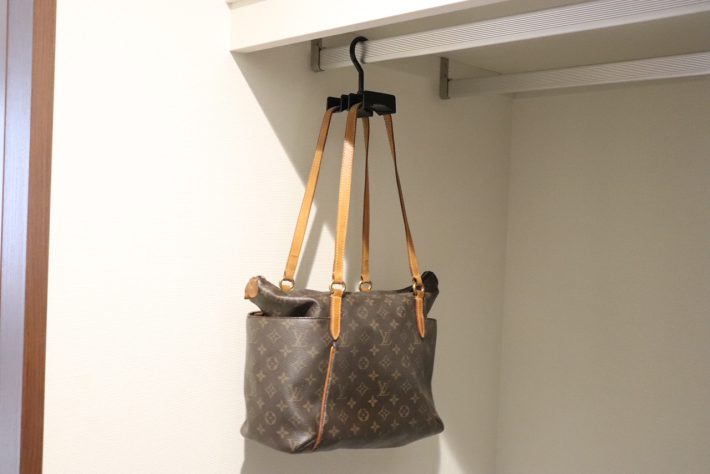 2つの取手をそれぞれかけることもできる