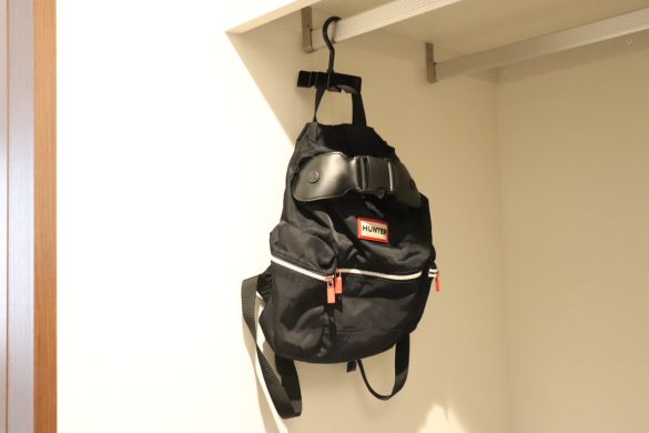 リュックも吊るすと「くたっ」とならない