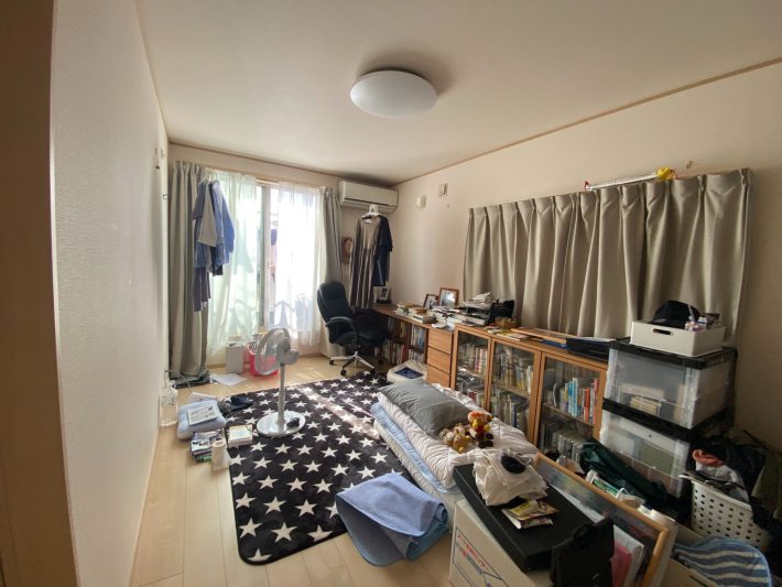 ふた付き収納ケースがスペースを圧迫していました。