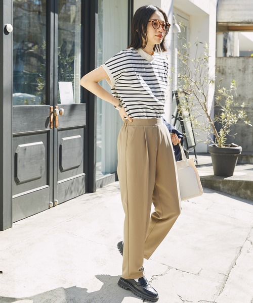 ボーダートップスのコーデ