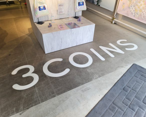 セーラームーンCosmosや旅行会社など、コラボ商品が続々登場している「3COINS」(スリーコインズ)