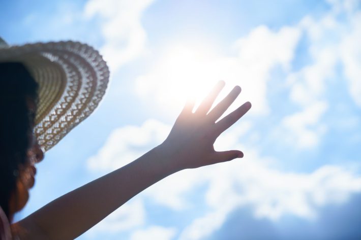 夏の強い日差し