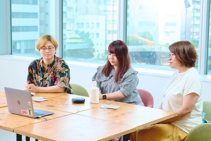 疲れている編集部員